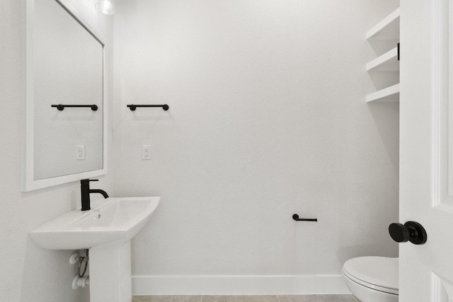 20405 Sunset Strip St, Lago Vista, TX 78645 - bathroom with baseboards