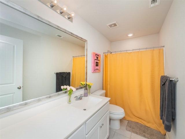 111 Lyrebird Ln, Hutto, TX 78634 - bathroom with tile patterned floors, toilet, vanity, recessed lighting, and curtained shower