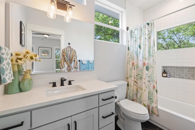 4423 Jinx Ave Unit 2, Austin, TX 78745 - bathroom with vanity and shower / bath combination with curtain