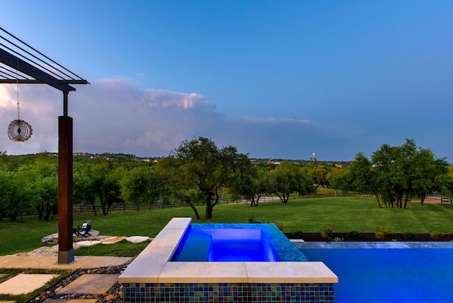 9208 Madrone Ranch Trl, Austin, TX 78738 - view of swimming pool with an in-ground hot tub
