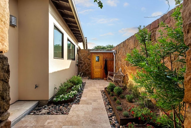 9208 Madrone Ranch Trl, Austin, TX 78738 - fenced backyard featuring a patio area