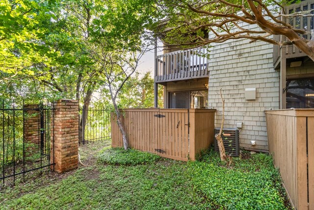 7122 Wood Hollow Dr Unit 13, Austin, TX 78731 - view of gate