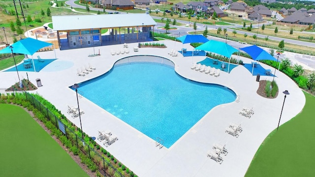 view of swimming pool