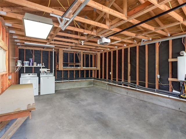 701 Bouldin Ave, Austin, TX 78704 - garage with washing machine and clothes dryer
