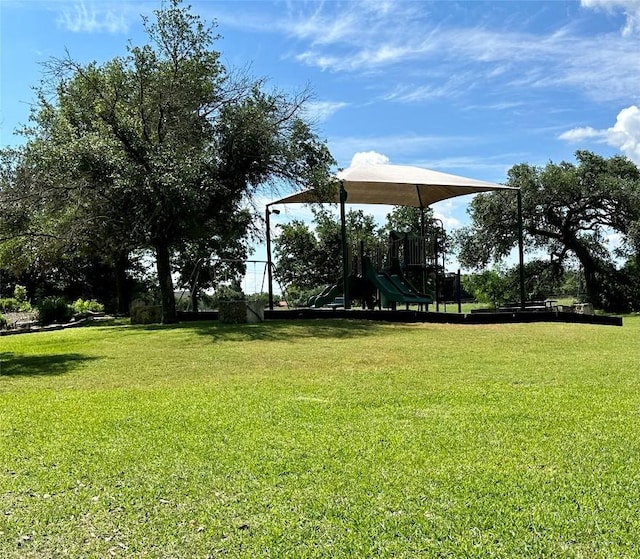 4526 Tello Path, Austin, TX 78749 - view of green lawn