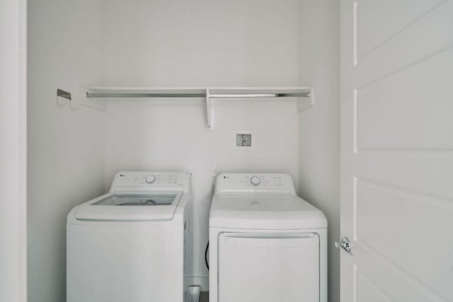 6116 Toscana Ave, Austin, TX 78724 - laundry room featuring washer and clothes dryer