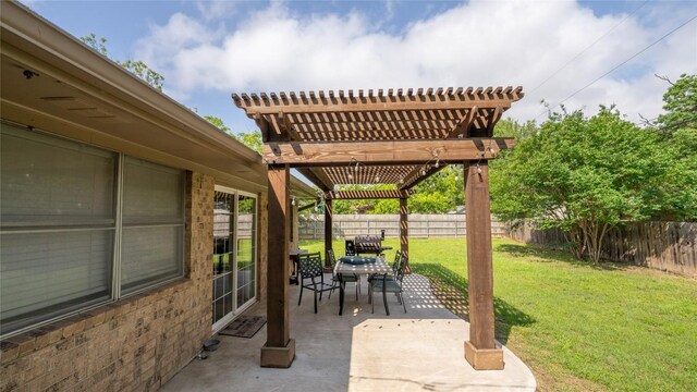 view of patio featuring a pergola