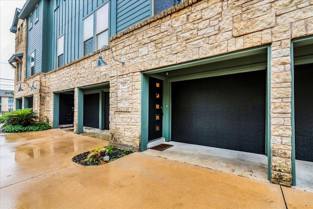 604 Allen St Unit 103, Austin, TX 78702 - doorway to property with stone siding