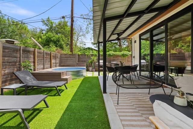 909 Mansell Ave Unit 2, Austin, TX 78702 - view of yard with a patio