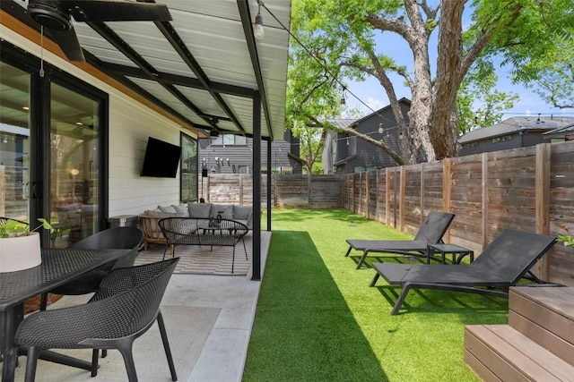 909 Mansell Ave Unit 2, Austin, TX 78702 - view of yard featuring outdoor lounge area and a patio