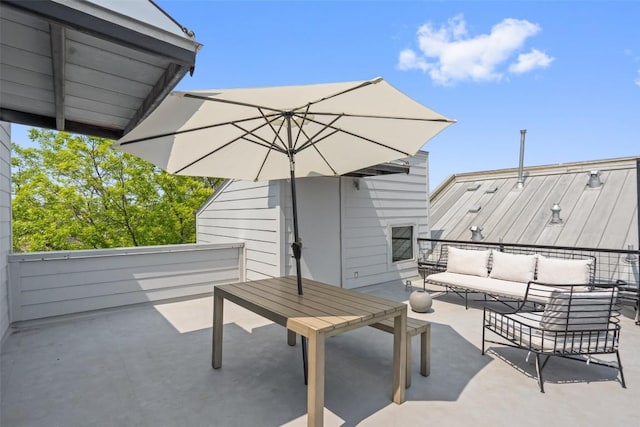 1500 Summit St Unit 5, Austin, TX 78741 - view of patio featuring an outdoor hangout area
