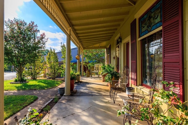 303 Austin St, Fredericksburg, TX 78624 - view of patio