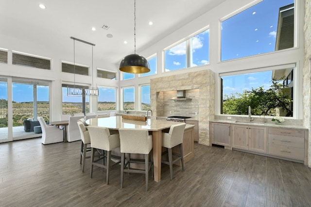 1785 Backbone Rdg, Wimberley, TX 78666 - sunroom / solarium with a sink and plenty of natural light