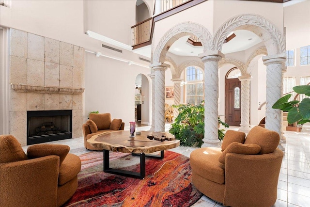 2604 Saratoga Dr, Austin, TX 78733 - common area with a high ceiling
