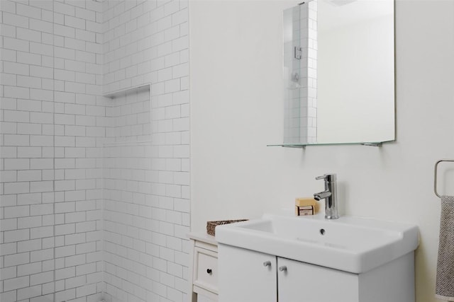 4906 Hilldale Dr, Austin, TX 78723 - bathroom with vanity and tiled shower