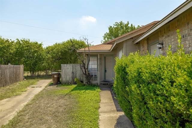 515 Sierra Cv, Round Rock, TX 78664 - property entrance with fence