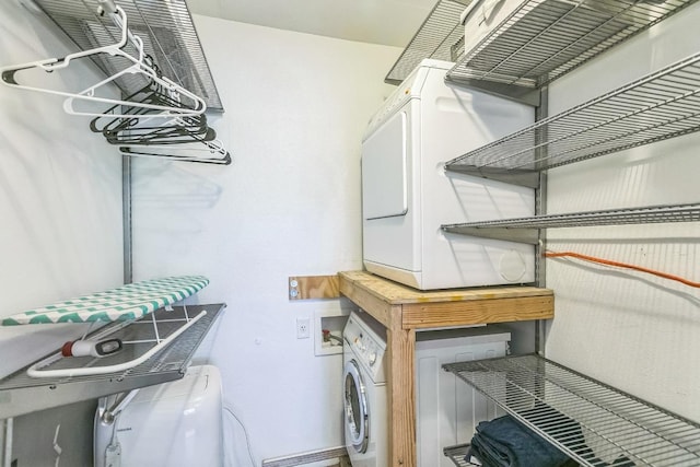 300 Crockett St Unit 210, Austin, TX 78704 - laundry area featuring washer / clothes dryer