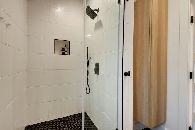2000 E 8th St, Austin, TX 78702 - bathroom featuring a stall shower
