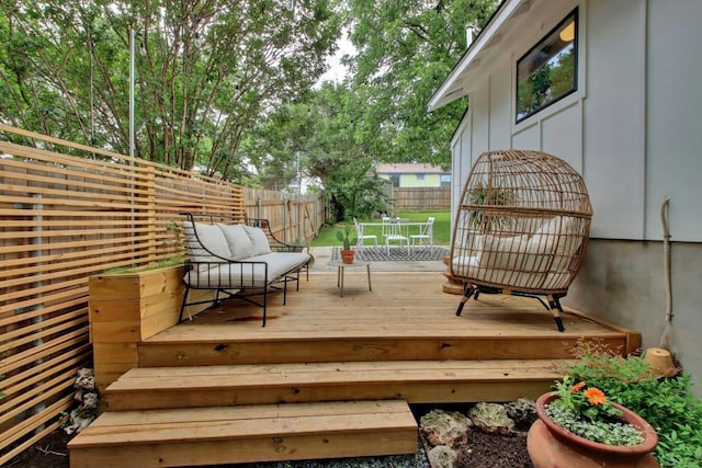 2000 E 8th St, Austin, TX 78702 - wooden terrace with a fenced backyard