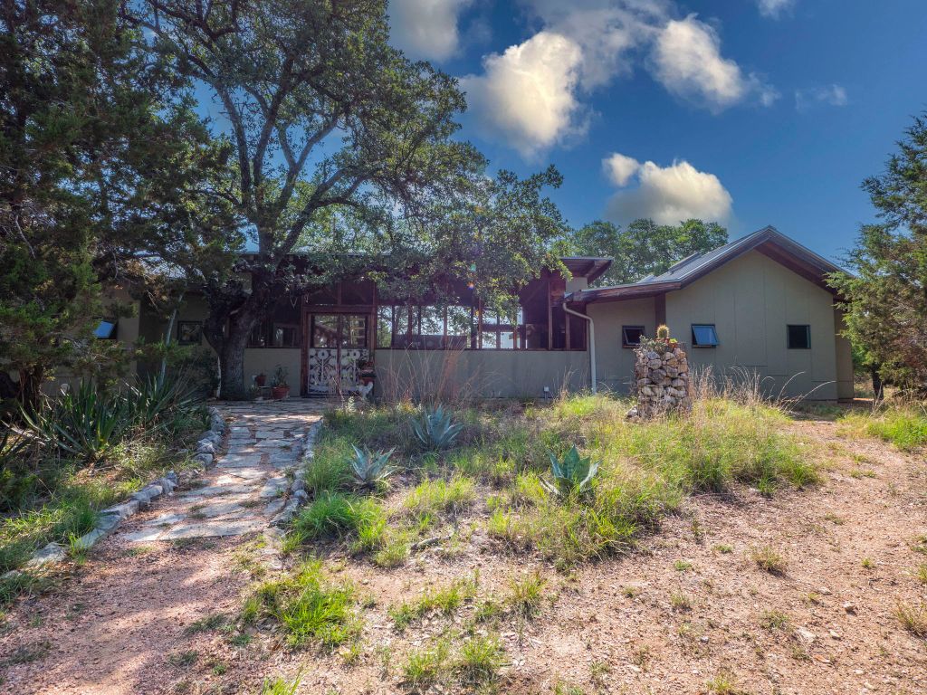 900 Pedernales Oaks Dr, Johnson City, TX 78636 - photo 1