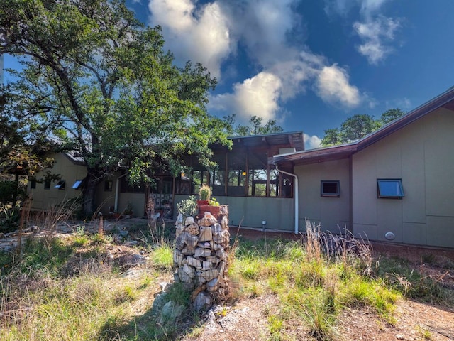 900 Pedernales Oaks Dr, Johnson City, TX 78636 - view of yard with a sunroom