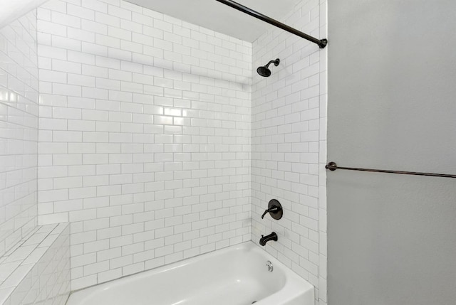 701 Nixon St, Lockhart, TX 78644 - bathroom with bathtub / shower combination
