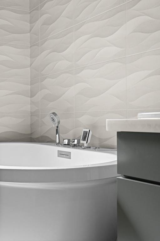 2002 E 8th St, Austin, TX 78702 - full bathroom featuring a freestanding bath
