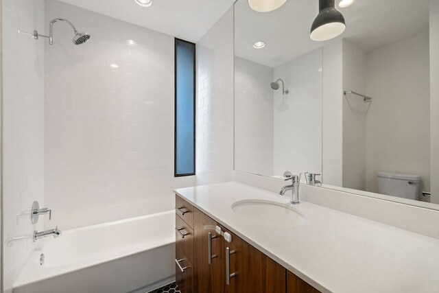 607 Terrell Hill Dr Unit B, Austin, TX 78704 - full bath with tub / shower combination, vanity, and recessed lighting
