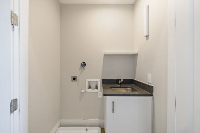 607 Terrell Hill Dr Unit B, Austin, TX 78704 - clothes washing area featuring electric dryer hookup, washer hookup, and wet bar