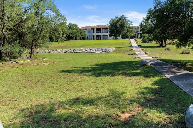 401 Brooks Hollow Rd, Lakeway, TX 78734 - view of grassy yard