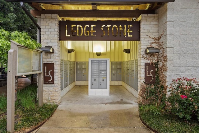 199 Limestone Trl, Austin, TX 78737 - view of property's community featuring mail area