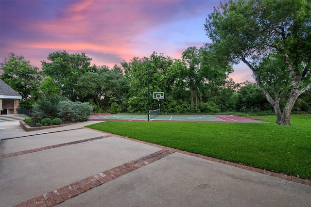 12 Hedge Ln, Austin, TX 78746 - view of sport court with community basketball court and a yard