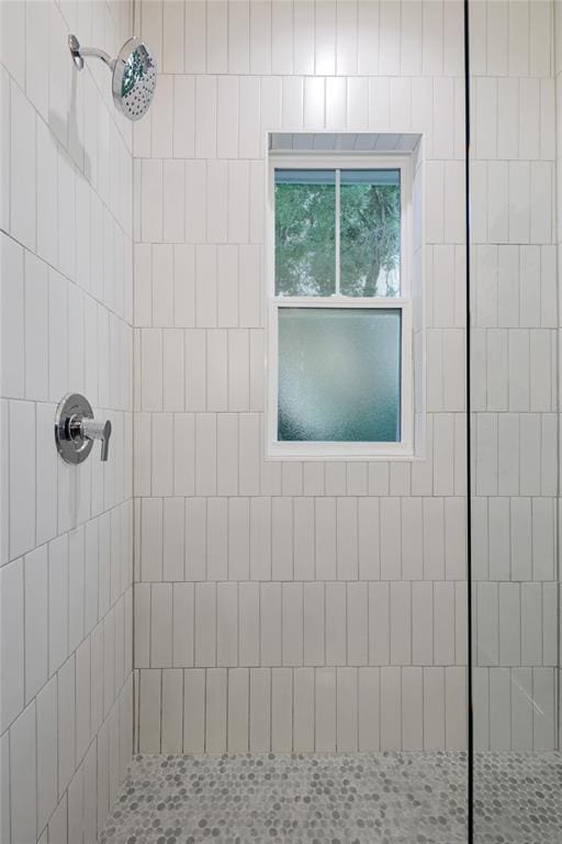 7812 Mullen Dr Unit 2, Austin, TX 78757 - bathroom featuring a tile shower