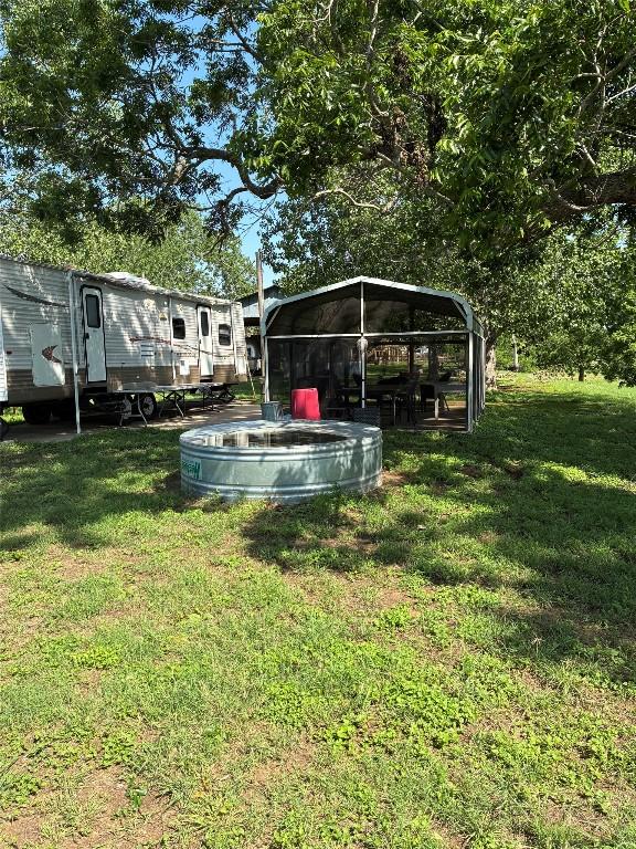 1411 Pecan Shrs, Smithville, TX 78957