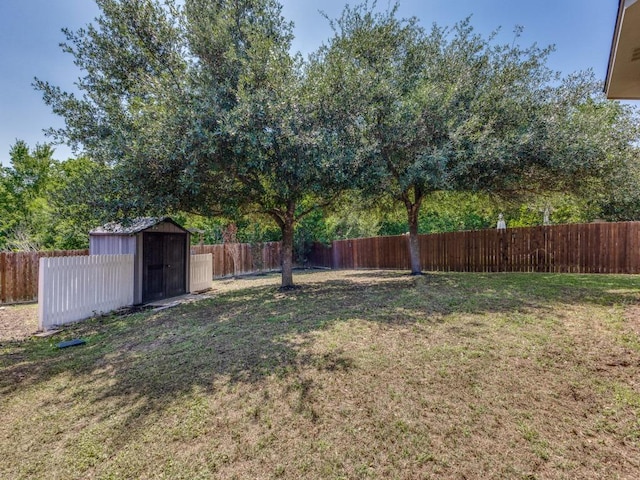 view of yard with a storage unit and an outdoor structure
