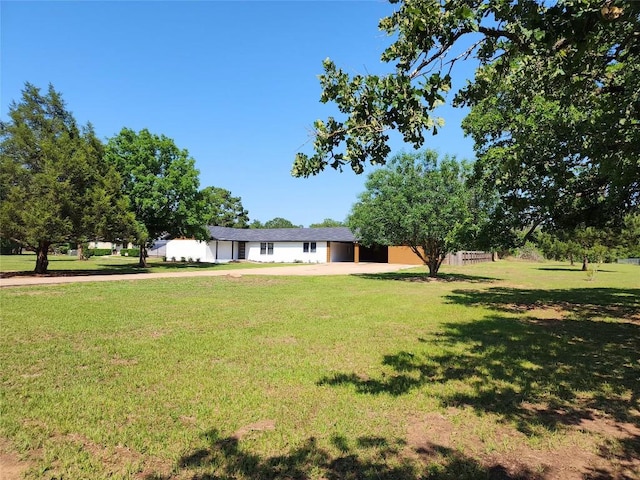 1011 N State Highway 95 N, Bastrop, TX 78602 - view of front facade featuring a front yard