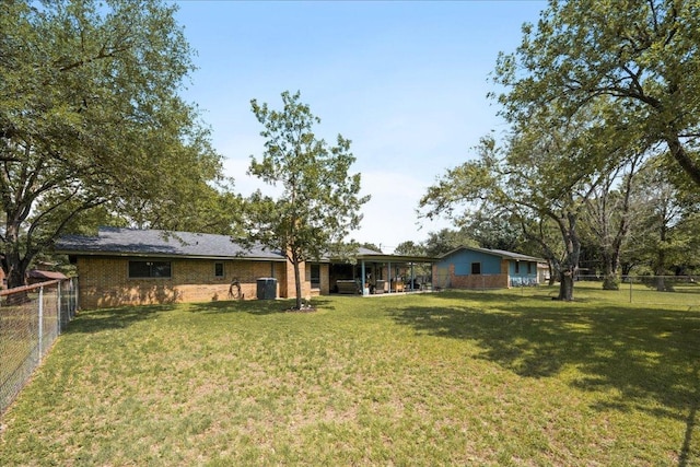 1619 Twin Island Dr, Lockhart, TX 78644 - view of yard