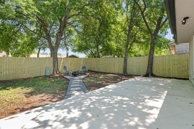 10107 E Rutland Vlg, Austin, TX 78758 - fenced backyard with a patio area