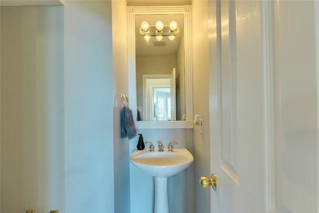 5133 Valburn Ct, Austin, TX 78731 - view of bathroom