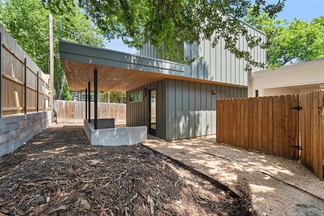 2107 Maple Ave Unit B, Austin, TX 78722 - view of patio / terrace
