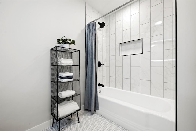 616 Bissonet Ln, Austin, TX 78752 - full bath with shower / bath combo and baseboards