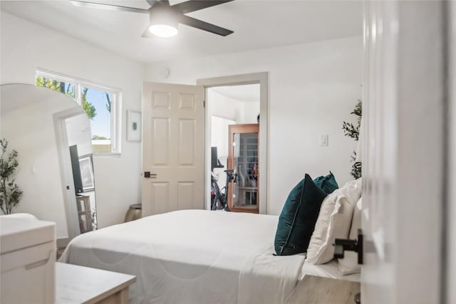 bedroom featuring a ceiling fan