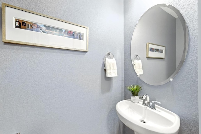 7308 Oberon St, Austin, TX 78741 - bathroom with a sink