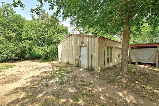 136 Shadow Oak Dr, Bastrop, TX 78602 - view of outbuilding with an outdoor structure