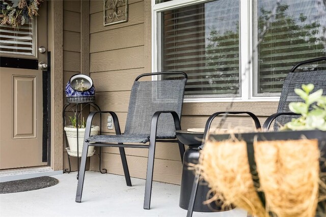 100 Seaholm Ln, Hutto, TX 78634 - view of patio