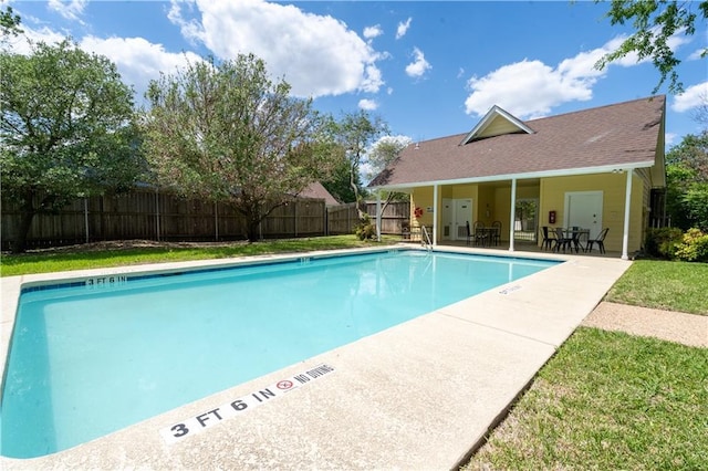 8805 Clearbrook Trl Unit A, Austin, TX 78729 - community pool with a patio