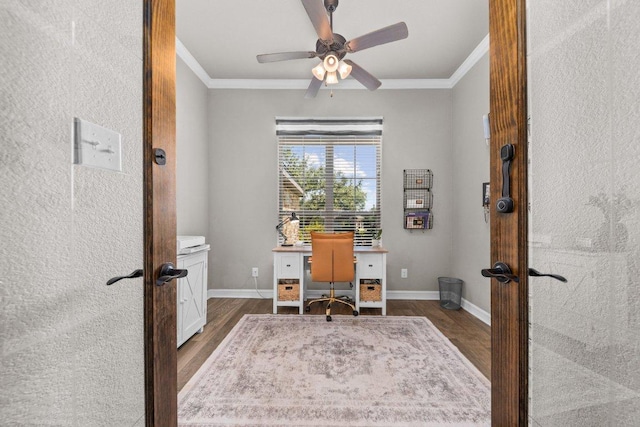 office area with wood finished floors, crown molding, ceiling fan, and baseboards