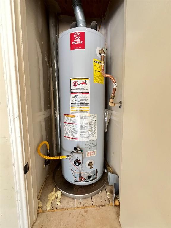 11729 Timber Heights Dr, Austin, TX 78754 - utilities with water heater