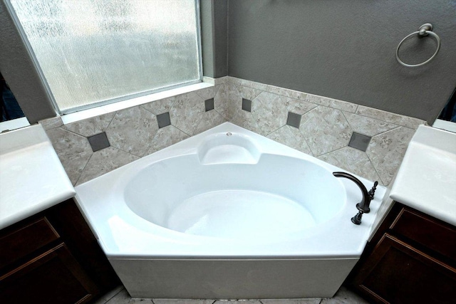 15628 Interlachen Dr, Austin, TX 78717 - bathroom with a bath