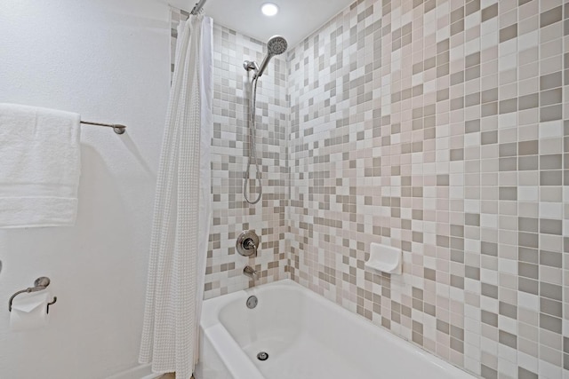 3204 Menchaca Rd Unit 716, Austin, TX 78704 - bathroom featuring shower / bath combo